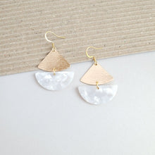 Load image into Gallery viewer, Ava Pearl Earrings