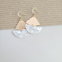 Load image into Gallery viewer, Ava Pearl Earrings