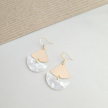 Load image into Gallery viewer, Ava Pearl Earrings