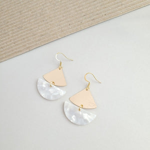 Ava Pearl Earrings