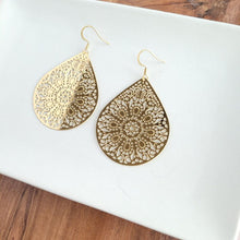 Load image into Gallery viewer, Camilla Earrings