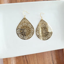 Load image into Gallery viewer, Camilla Earrings