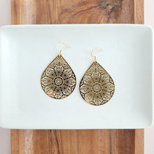 Load image into Gallery viewer, Camilla Earrings