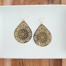 Load image into Gallery viewer, Camilla Earrings