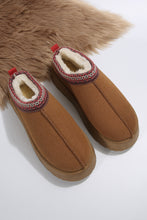 Load image into Gallery viewer, Chestnut Contrast Print Suede Plush Lined Snow Boots