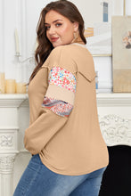 Load image into Gallery viewer, Khaki Exposed Seam Floral Mixed Patchwork Relaxed Plus Size Top