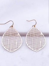 Load image into Gallery viewer, Brass filigree earrings